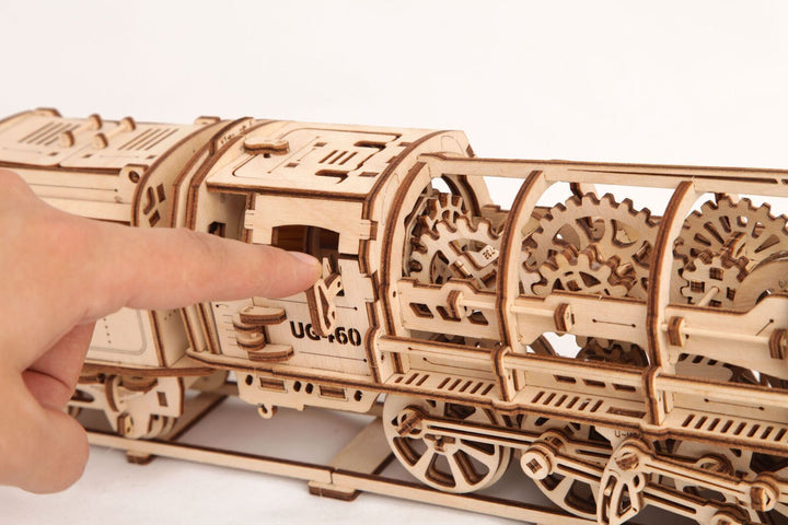 UGEARS LOCOMOTIVE WITH TENDER